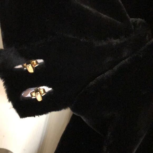 Vintage St John Faux Fur Coat - Picture 6 of 6
